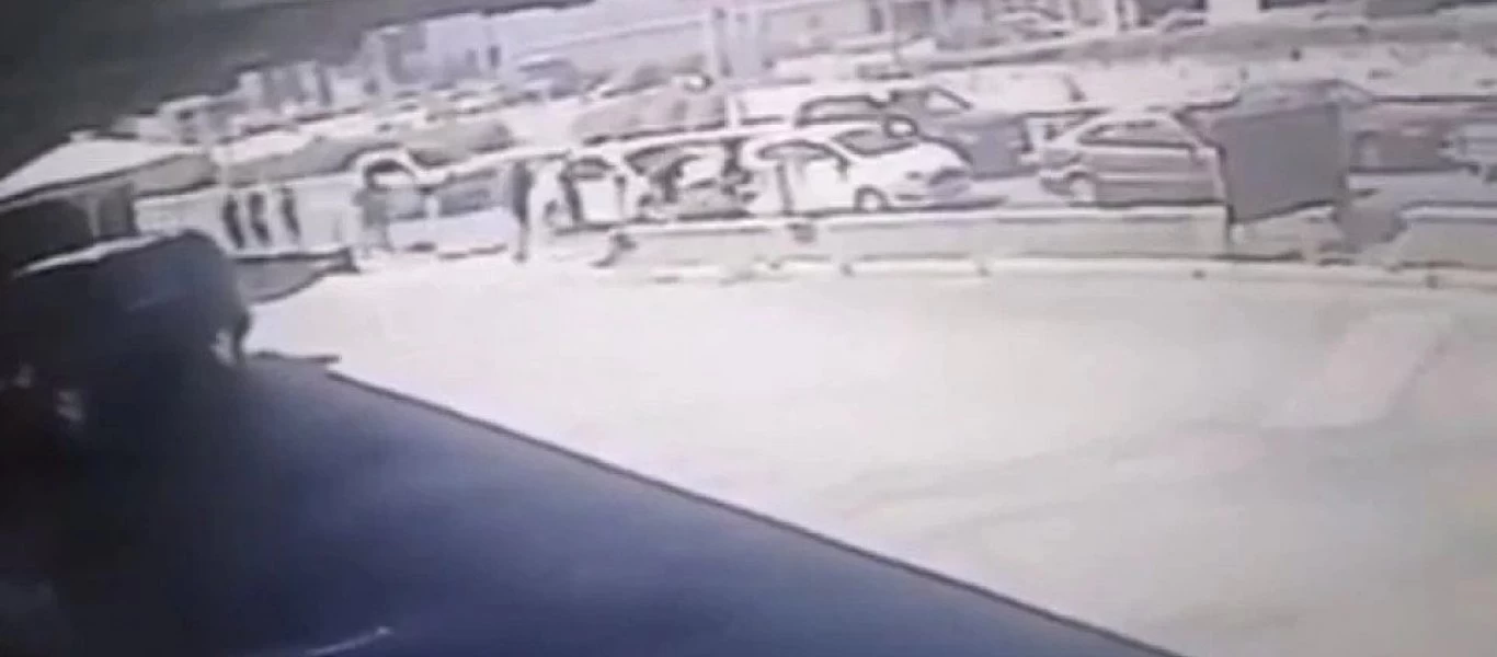 Μάστιγα οι συμμορίες ανήλικων αλλοδαπών: Βίντεο από την επίθεση σε 14χρονο Έλληνα στον Άλιμο